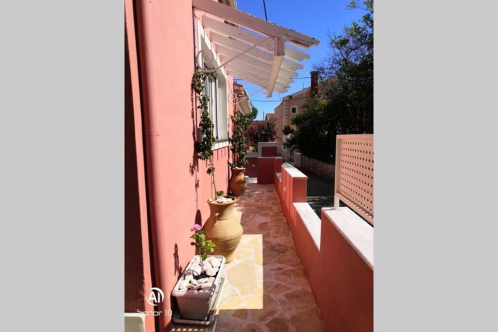 Lefko'S House- Contemporary, Fully Renovated House Kassiopi Exterior foto