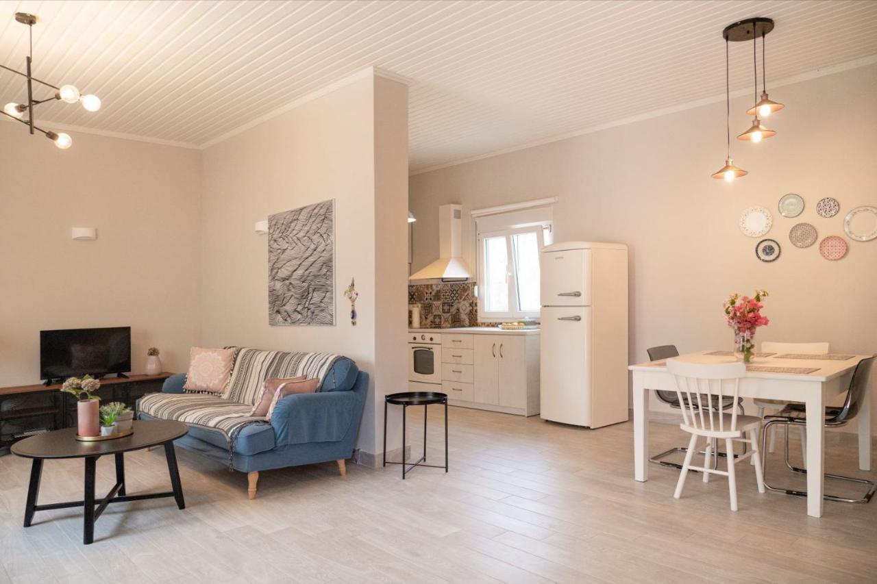 Lefko'S House- Contemporary, Fully Renovated House Kassiopi Exterior foto