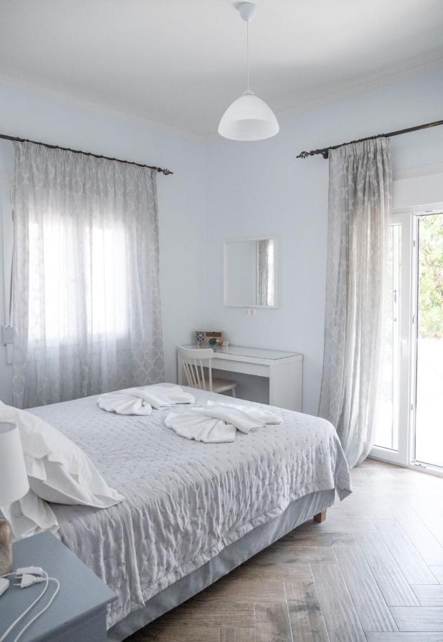Lefko'S House- Contemporary, Fully Renovated House Kassiopi Exterior foto